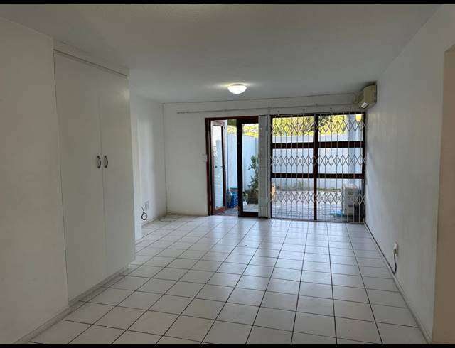 2 BEDROOM APARTMENT FOR SALE IN BLUFF